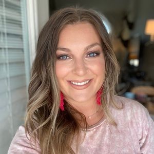 Meet your Posher, Katelyn